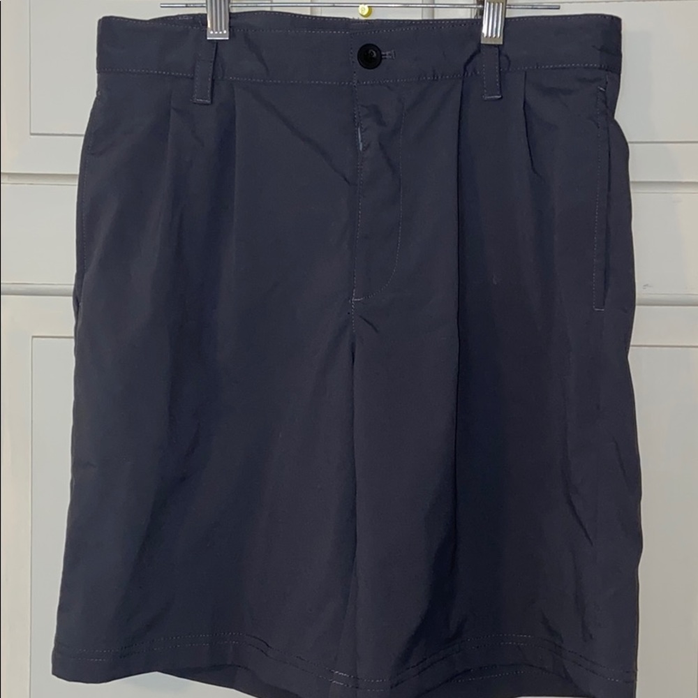 Men’s IZOD golf shorts